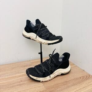 Holo Women's Maverick Sneakers in black Size 9.5